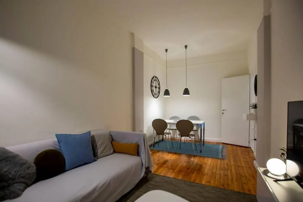 Minimal Chic Central Apartment In Thessaloniki